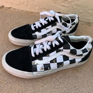 Vans Checkered Lace Up Bee Sneakers